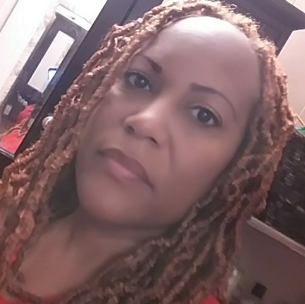 Meet your Posher, Cynthia